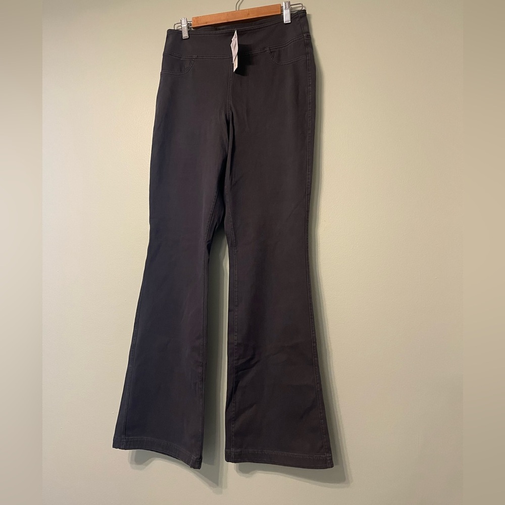 NWT American Eagle dark gray comfy bootleg “jeans” size medium